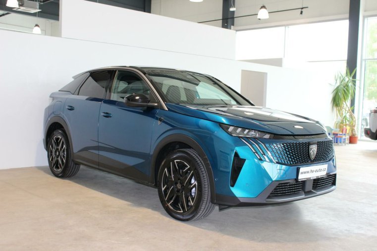 Peugeot 3008, Peugeot 3008 GT Hybrid 136 e-DCS6, barva modrá