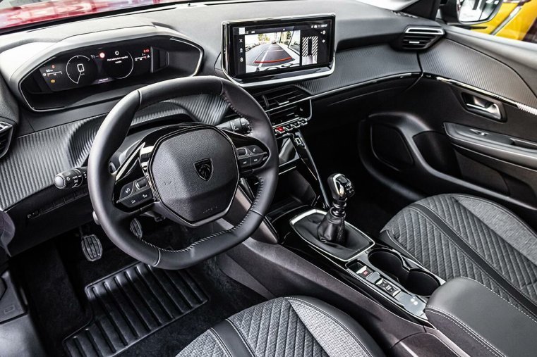 Peugeot 208, Peugeot 208 1,2 ALLURE PureTech 100 S&S MA, barva červená