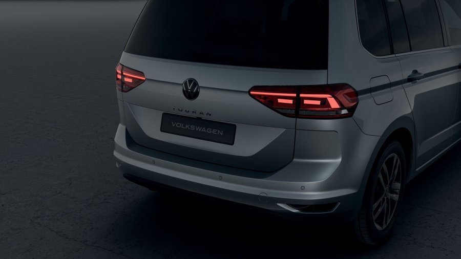 Volkswagen Touran, Touran People 1,5 TSI 110 kW EVO2 6G, barva stříbrná