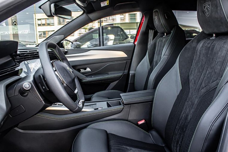 Peugeot 308, Peugeot 308 1,5 SW GT BlueHDi 130 EAT8, barva červená