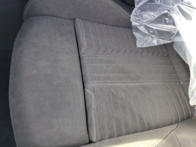 Peugeot 3008, Peugeot 3008 3008 GT Hybrid 145 e-DCS6, barva šedá