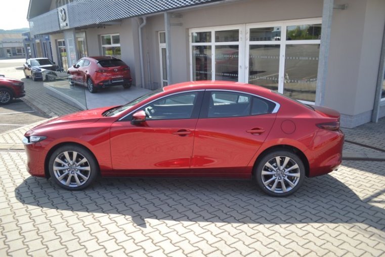 Mazda 3, Skyactiv G122, barva červená