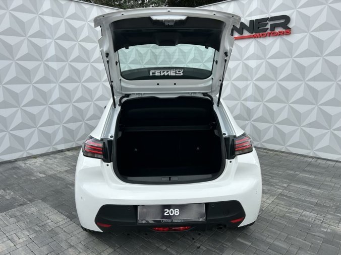 Peugeot 208, Peugeot 208 STYLE PureTech100 MAN6, barva bílá