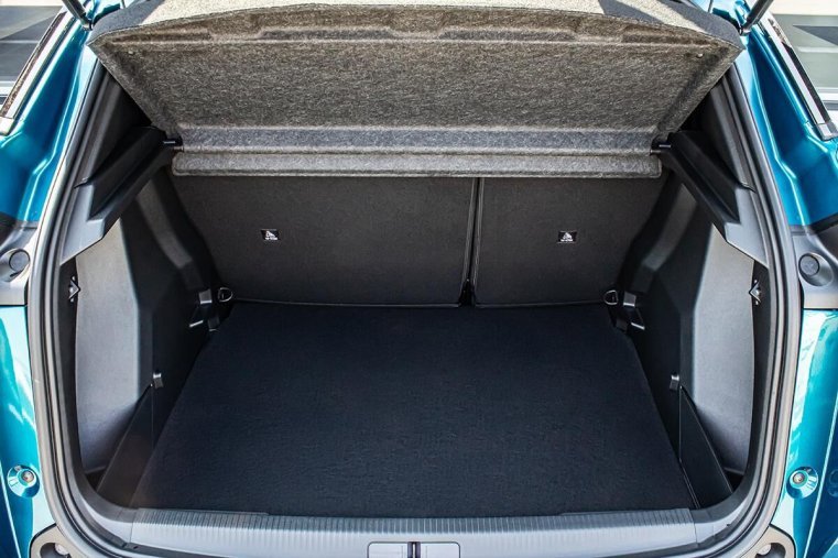 Peugeot 2008, Peugeot 2008 1,2 ALLURE Hybrid 145 e-DCS6, barva oranžová