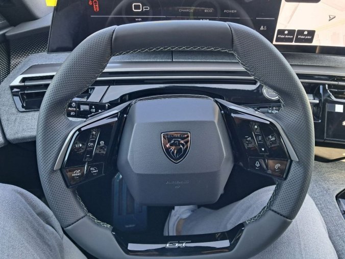 Peugeot 5008, Peugeot 5008 5008 GT Hybrid 145 e-DCS6, barva bílá