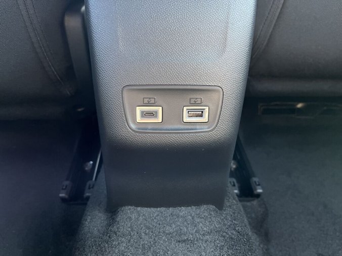 Peugeot 2008, Peugeot 2008 ALLURE PureTech 100 S&S MAN6, barva černá