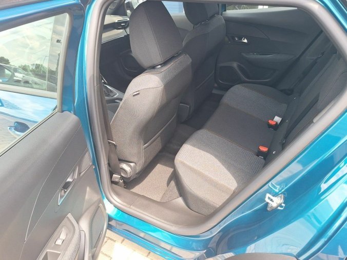 Peugeot 2008, Peugeot 2008 STYLE PureTech 100 M6, barva modrá