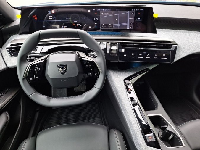 Peugeot 5008, Peugeot 5008 ALLURE Hybrid 145 e-DCS6, barva modrá