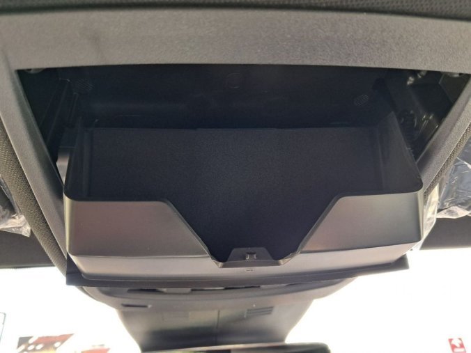 Peugeot 3008, Peugeot 3008 3008 GT Hybrid 145 e-DCS6, barva šedá