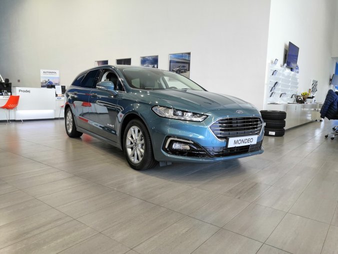 Ford Mondeo, Titanium Hybrid, Kombi, 2.0 Hybrid 138 kW/187 k, eCVT automatická, barva modrá