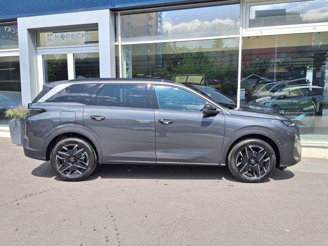 Peugeot 5008, Peugeot 5008 ALLURE Hybrid 145 e-DCS6, barva šedá