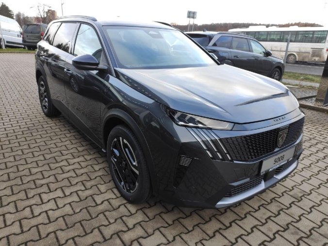 Peugeot 5008, Peugeot 5008 GT Plug-in HYBRID 195k  e-DCS7, barva šedá