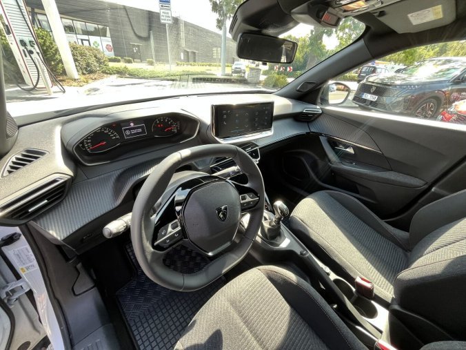 Peugeot 2008, Peugeot 2008 BUSINESS Turbo 100k MAN6, barva bílá