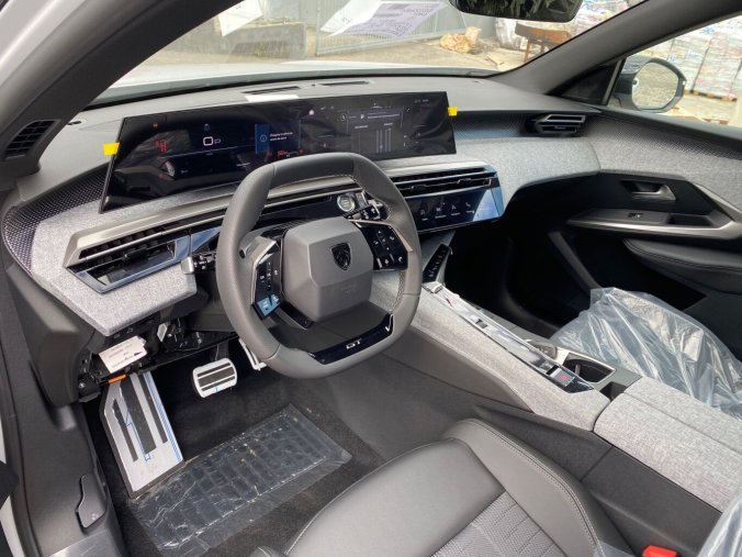 Peugeot 5008, Peugeot 5008 GT Hybrid 145 e-DCS6 - CELOROČNÍ PNEU - 2461, barva modrá