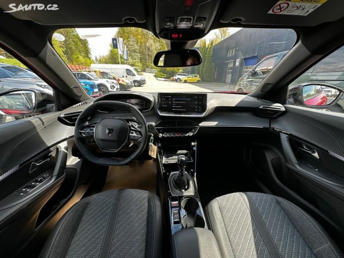 Peugeot 2008, Peugeot 2008 ALLURE PureTech 100 S&S MAN6, barva červená