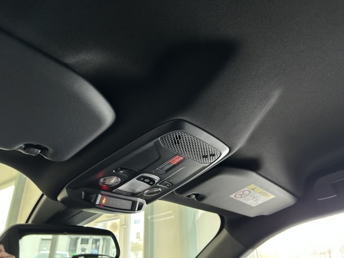 Peugeot 2008, Peugeot 2008 ALLURE PureTech 100k MAN6, barva bílá