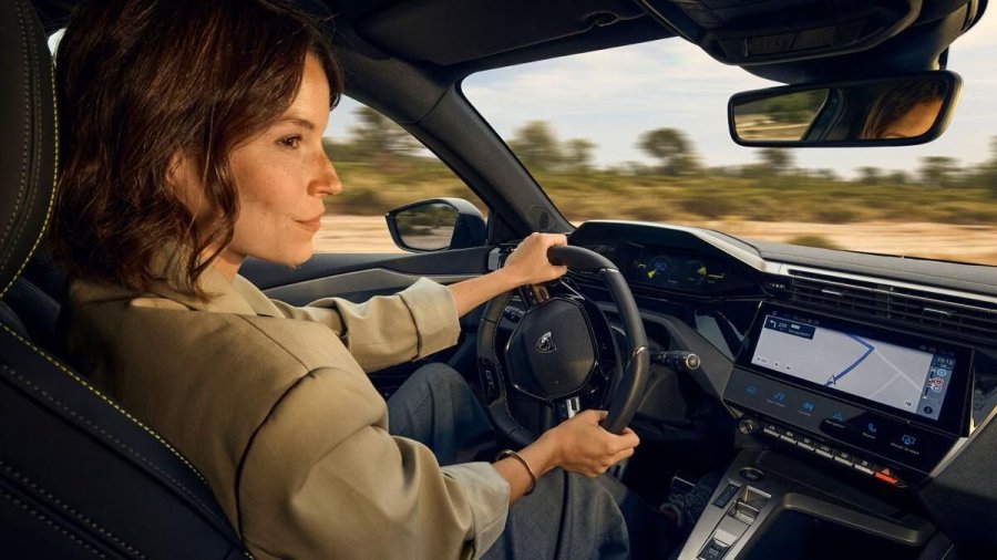 Peugeot 308, Peugeot 308 SW ALLURE Hybrid 145 e-DCS6, barva modrá