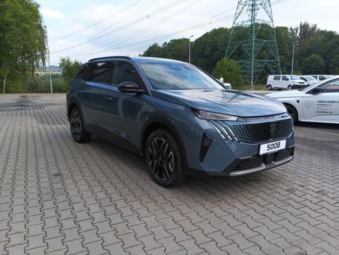 Peugeot 5008, Peugeot 5008 ALLURE Hybrid 145 e-DCS6, barva modrá