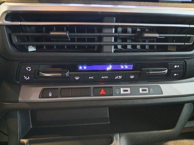 Peugeot Traveller, Peugeot Traveller Active Standard 2.0 BlueHDi 18, barva bílá