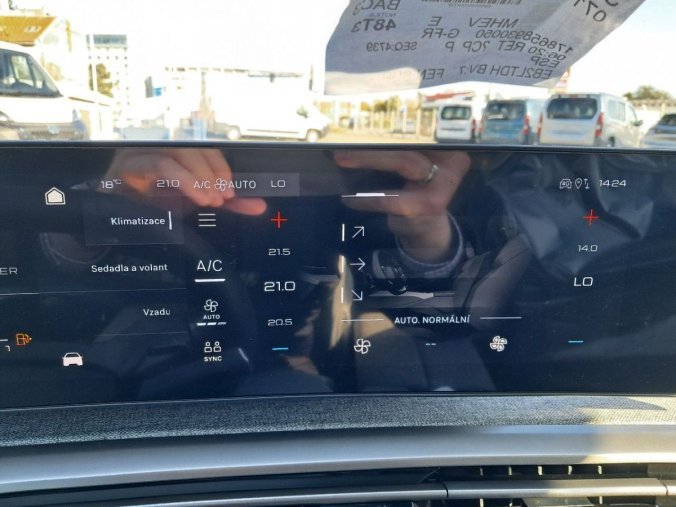 Peugeot 5008, Peugeot 5008 5008 GT Hybrid 145 e-DCS6, barva bílá