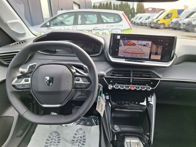 Peugeot 208, Peugeot 208 ALLURE Hybrid 100 e-DCS6, barva žlutá