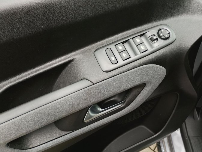 Peugeot Rifter, Peugeot Rifter LONG GT BHDi 130 EAT8, barva šedá