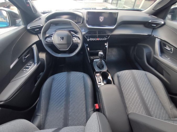 Peugeot 2008, Peugeot 2008 ALLURE 1.2 TURBO 100k 2xkamera, barva modrá