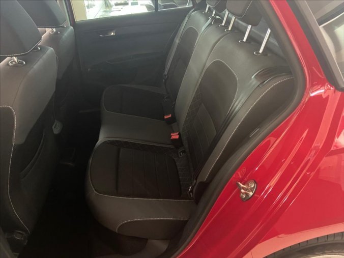 Škoda Fabia, 1.0 TSI 70 kW Tour Ambition, barva červená