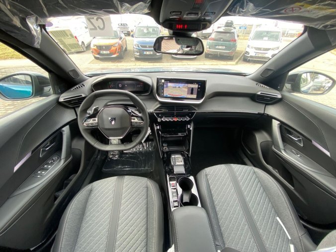 Peugeot 2008, Peugeot 2008  ALLURE Hybrid 136 e-DCS6 - 0637 - CELOROČNÍ PNEU, barva modrá