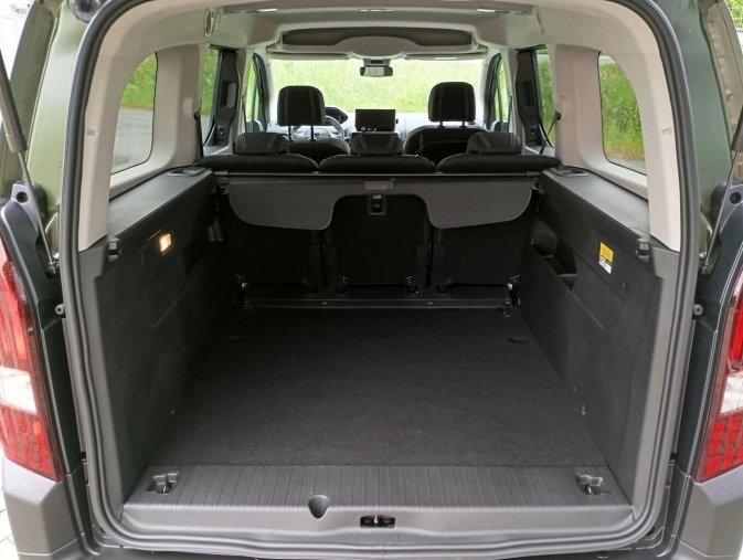 Peugeot Rifter, Peugeot Rifter LONG ALLURE BHDi 130 EAT8 N1, barva zelená
