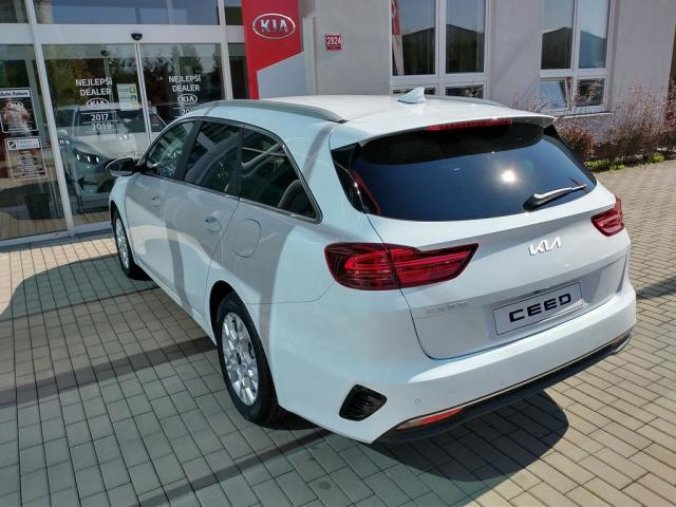 Kia Ceed, SW 1.5 T-GDi 7DCT TOP MY22, barva bílá