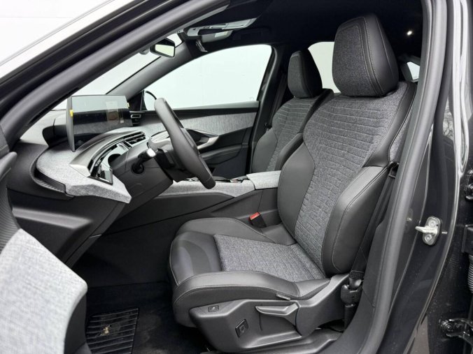 Peugeot 3008, Peugeot 3008 ALLURE Hybrid e-DCS6 1,2, barva šedá