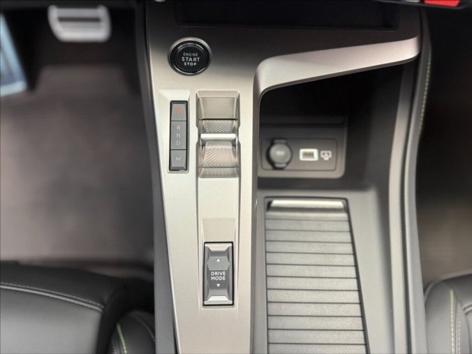 Peugeot 308, Peugeot 308 1,2 Hybrid 136 e-DSC6  SW GT, barva modrá