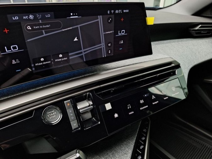 Peugeot 5008, Peugeot 5008 ALLURE Hybrid 145 e-DCS6, barva modrá