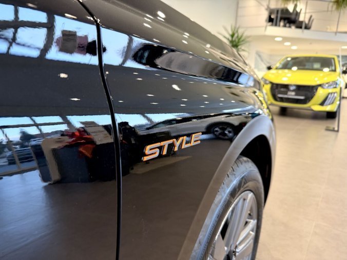 Peugeot 308, Peugeot 308 SW STYLE HYBRID 145k, Automat, barva černá