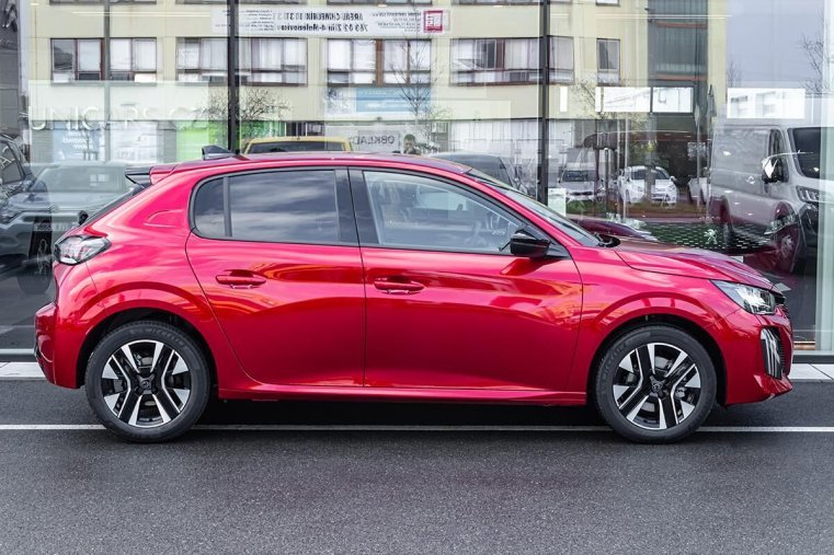 Peugeot 208, Peugeot 208 1,2 ALLURE PureTech 100 S&S MA, barva červená