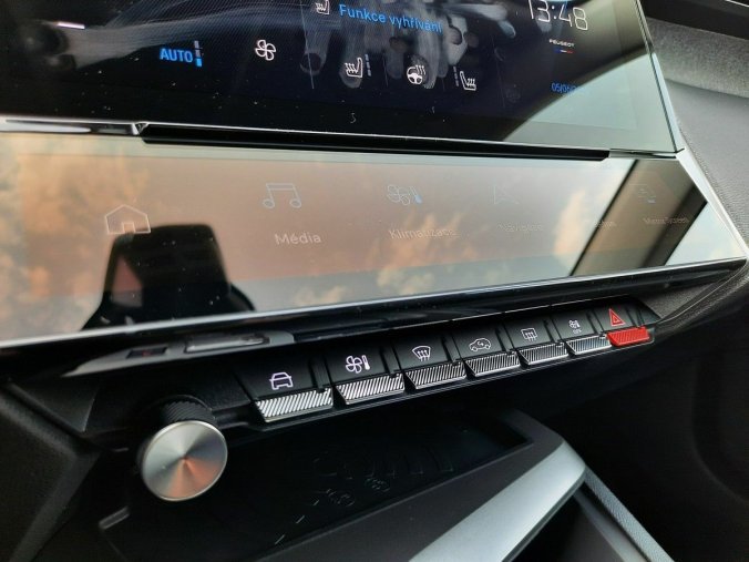 Peugeot 408, Peugeot 408 ALLURE Hybrid 145 e-DCS6, barva bílá