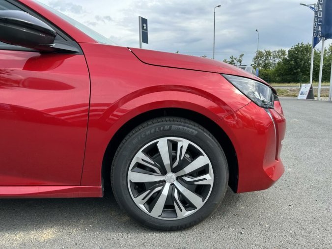 Peugeot 208, Peugeot 208 208 ACTIVE PACK PureTech MAN5, barva červená