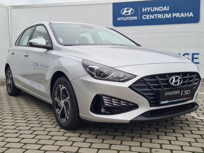 Hyundai i30, 1,0 T-GDI 88 kW MT, barva stříbrná