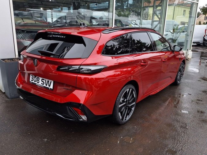 Peugeot 308, Peugeot 308 SW GT Hybrid 145 e-DCS6, barva červená