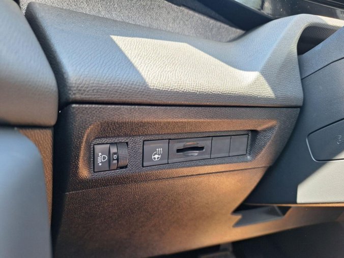 Peugeot 308, Peugeot 308 SW ALLURE Hybrid 145 e-DCS6, barva bílá