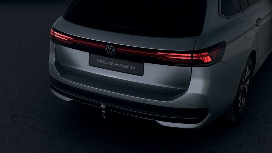 Volkswagen Passat, Passat Business 1,5 eTSI 110 kW mHEV, barva stříbrná
