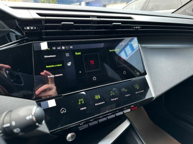 Peugeot 308, Peugeot 308 SW GT Hybrid 136 e-DCS6, barva šedá