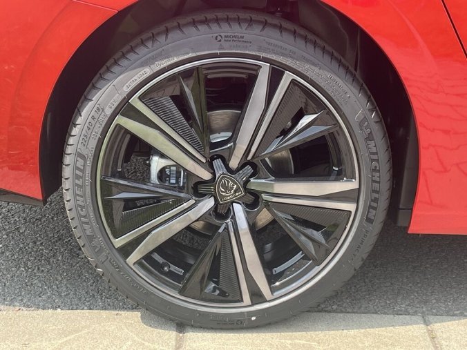 Peugeot 308, Peugeot 308 SW GT BlueHDi 130 S&S EAT8, barva červená