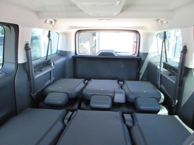 Peugeot Traveller, Peugeot Traveller ALLURE Long 2.0HDI 180k EAT8, barva bílá