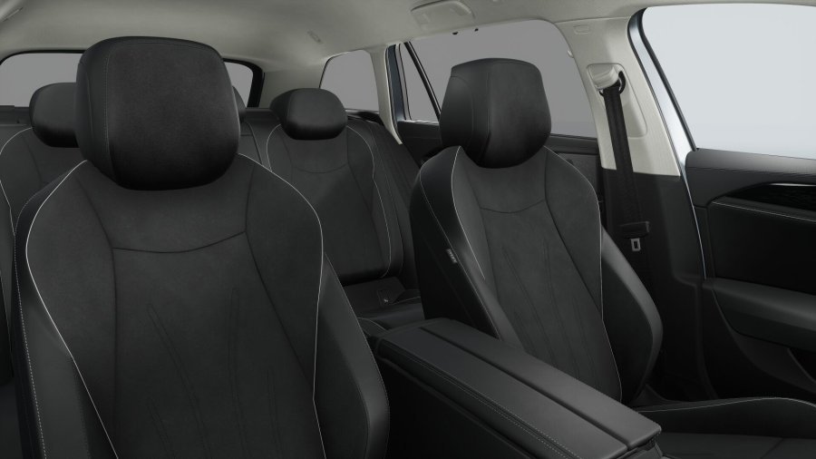 Volkswagen Passat, Passat Elegance 2,0 TDI 110 kW, barva stříbrná