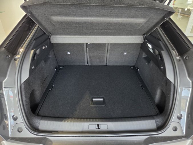 Peugeot 3008, Peugeot 3008 ALLURE Hybrid 145 e-DCS6, barva šedá