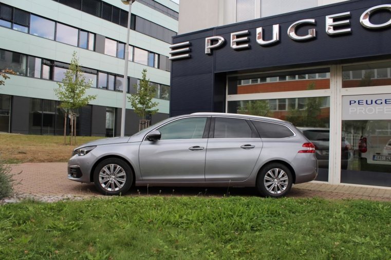 Peugeot 308, SW ALLURE 1.5 BlueHDi 130 MAN6, barva šedá