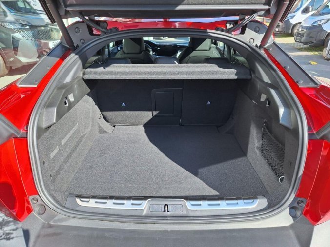Peugeot 408, Peugeot 408 GT Hybrid 145 e-DCS6, barva červená