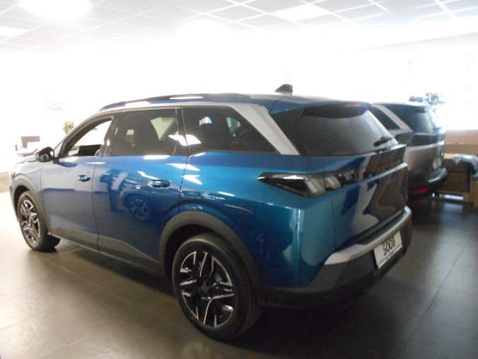 Peugeot 5008, Peugeot 5008 ALLURE Hybrid 145 e-DCS6, barva modrá